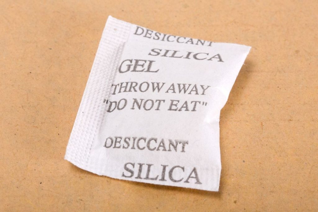 Close-up of silica gel dessicant packet that says "do not eat".