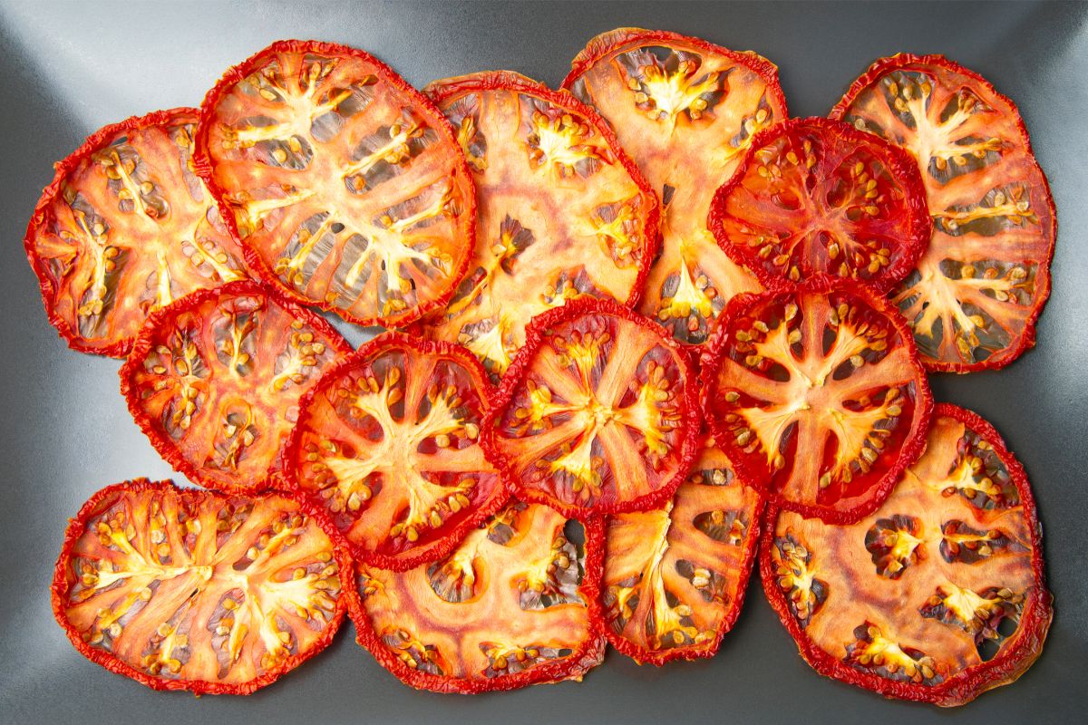 dehydrated tomato slices