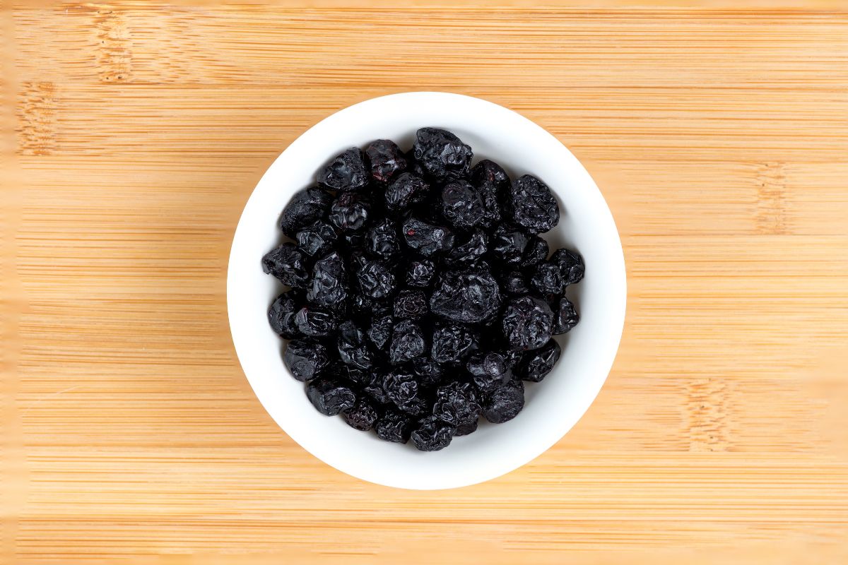 Bowl of dried blueberries