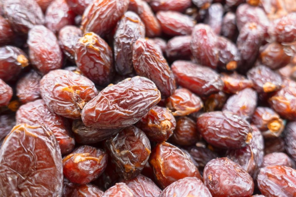 Dehydrated dates with wrinkled skin