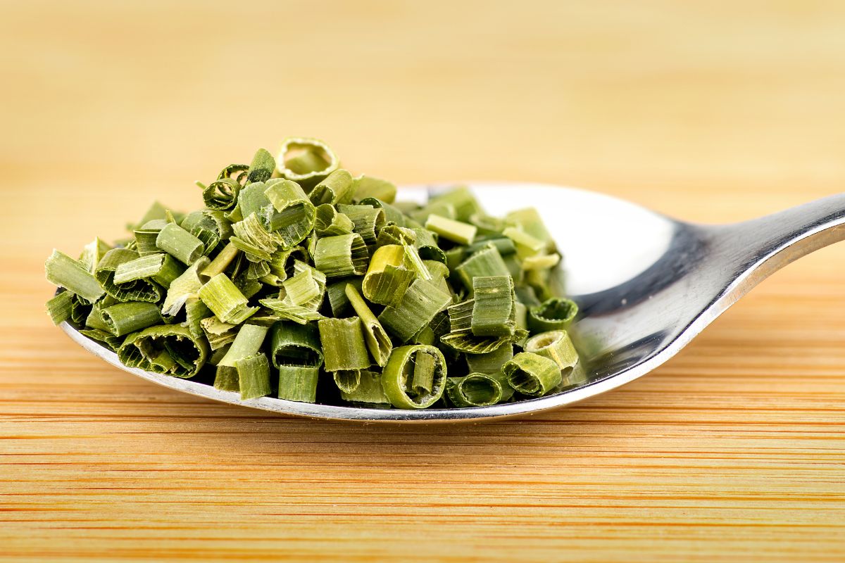 How To Dry Chives Naturally And In A Food Dehydrator