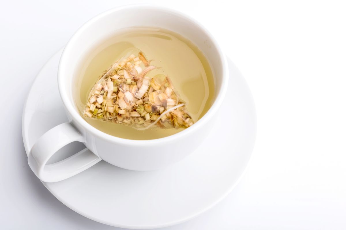 How To Dry Lemongrass Naturally And In A Food Dehydrator