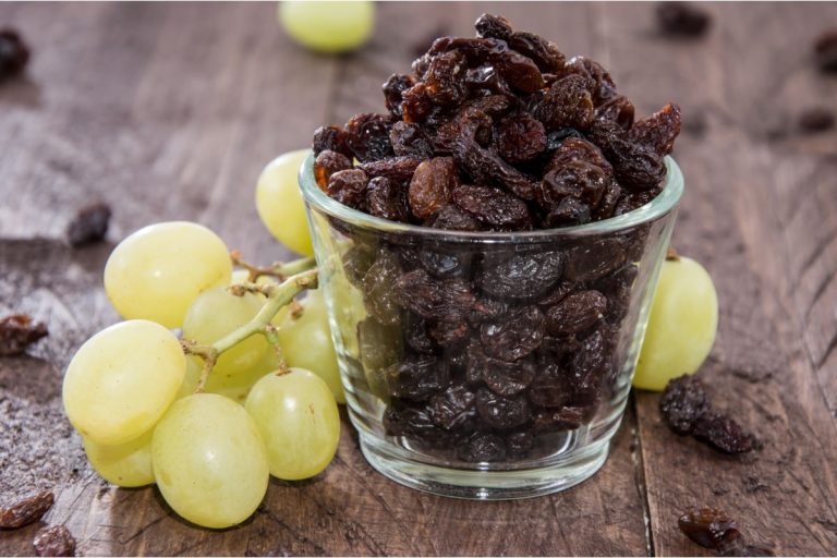 3 Simple Methods Of Dehydrating Grapes For Raisins